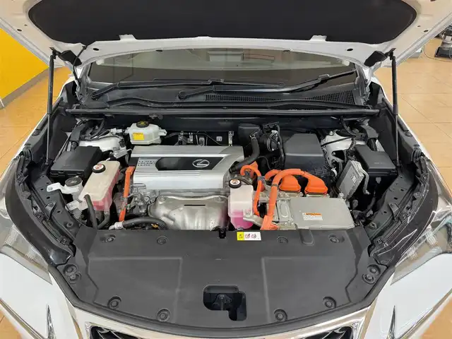 レクサス ＮＸ 300h Iパッケージ 群馬県 2016(平28)年 4.6万km ソニッククォーツ パノラマルーフ/三眼LEDオートライト/純正SDナビ/　　CD/DVD/BT/フルセグ/MSV/USB/AUX/バック・サイドカメラ/パワーバックドア/クルーズコントロール/レザーシート/前席シートヒーター/前席パワーシート/純正18インチAW/前後ドライブレコーダー/オートブレーキホールド/パドルシフト/ステアリングヒーター/ステアリングスイッチ/オートリトラクタブルミラー/横滑り防止装置/サイド・カーテンエアバッグ/スマートキー/ビルトインETC2.0