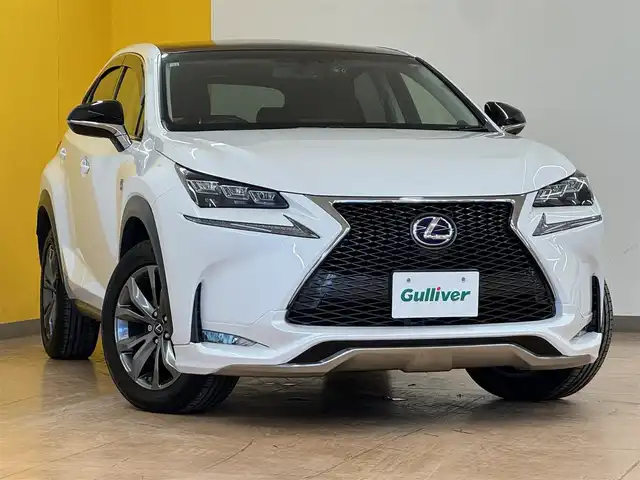 レクサス ＮＸ 300h Iパッケージ 群馬県 2016(平28)年 4.6万km ソニッククォーツ パノラマルーフ/三眼LEDオートライト/純正SDナビ/　　CD/DVD/BT/フルセグ/MSV/USB/AUX/バック・サイドカメラ/パワーバックドア/クルーズコントロール/レザーシート/前席シートヒーター/前席パワーシート/純正18インチAW/前後ドライブレコーダー/オートブレーキホールド/パドルシフト/ステアリングヒーター/ステアリングスイッチ/オートリトラクタブルミラー/横滑り防止装置/サイド・カーテンエアバッグ/スマートキー/ビルトインETC2.0