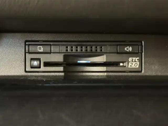 レクサス ＮＸ 300h Iパッケージ 群馬県 2016(平28)年 4.6万km ソニッククォーツ パノラマルーフ/三眼LEDオートライト/純正SDナビ/　　CD/DVD/BT/フルセグ/MSV/USB/AUX/バック・サイドカメラ/パワーバックドア/クルーズコントロール/レザーシート/前席シートヒーター/前席パワーシート/純正18インチAW/前後ドライブレコーダー/オートブレーキホールド/パドルシフト/ステアリングヒーター/ステアリングスイッチ/オートリトラクタブルミラー/横滑り防止装置/サイド・カーテンエアバッグ/スマートキー/ビルトインETC2.0