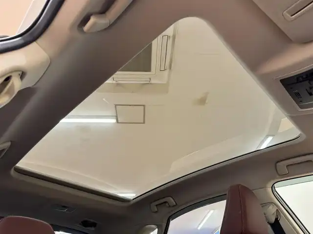 レクサス ＮＸ 300h Iパッケージ 群馬県 2016(平28)年 4.6万km ソニッククォーツ パノラマルーフ/三眼LEDオートライト/純正SDナビ/　　CD/DVD/BT/フルセグ/MSV/USB/AUX/バック・サイドカメラ/パワーバックドア/クルーズコントロール/レザーシート/前席シートヒーター/前席パワーシート/純正18インチAW/前後ドライブレコーダー/オートブレーキホールド/パドルシフト/ステアリングヒーター/ステアリングスイッチ/オートリトラクタブルミラー/横滑り防止装置/サイド・カーテンエアバッグ/スマートキー/ビルトインETC2.0