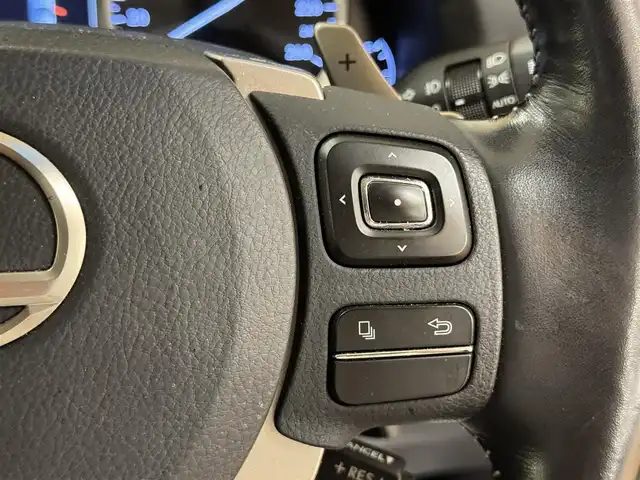 レクサス ＮＸ 300h Iパッケージ 群馬県 2016(平28)年 4.6万km ソニッククォーツ パノラマルーフ/三眼LEDオートライト/純正SDナビ/　　CD/DVD/BT/フルセグ/MSV/USB/AUX/バック・サイドカメラ/パワーバックドア/クルーズコントロール/レザーシート/前席シートヒーター/前席パワーシート/純正18インチAW/前後ドライブレコーダー/オートブレーキホールド/パドルシフト/ステアリングヒーター/ステアリングスイッチ/オートリトラクタブルミラー/横滑り防止装置/サイド・カーテンエアバッグ/スマートキー/ビルトインETC2.0