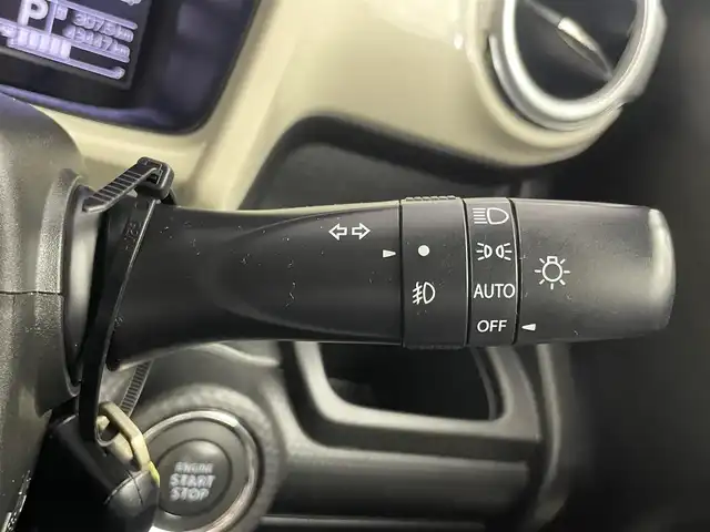 スズキ クロスビー HYBRID MZ 埼玉県 2018(平30)年 4.4万km ファーベントレッド/スーパーブラックパール 純正８インチナビ　バックカメラ　ビルトインＥＴＣ　セーフティサポート　クルーズコントロール　シートヒーター　パドルシフト　オートライト　スマートキー　ＬＥＤヘッドライト　地デジフルセグ