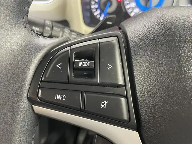 スズキ クロスビー HYBRID MZ 埼玉県 2018(平30)年 4.4万km ファーベントレッド/スーパーブラックパール 純正８インチナビ　バックカメラ　ビルトインＥＴＣ　セーフティサポート　クルーズコントロール　シートヒーター　パドルシフト　オートライト　スマートキー　ＬＥＤヘッドライト　地デジフルセグ