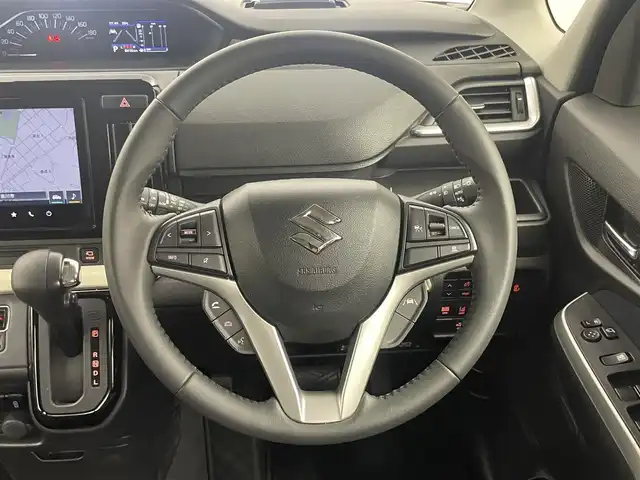 スズキ ソリオ HV MZ 埼玉県 2023(令5)年 0.9万km タフカーキパールメタリック 純正９インチナビ　全周囲カメラ　　両側パワースライドドア　ＨＵＤ　レーダークルーズコントロール　ＬＥＤヘッドライト　プッシュスタート　スマートキー　地デジフルセグ　前後ドライブレコーダー
