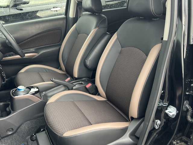 日産 ノート e－パワー メダリスト 愛媛県 2017(平29)年 6.5万km スーパーブラック 純正SDナビ/・Bluetooth/SD/TV/CD/DVD/アラウンドビューモニター/エマージェンシーブレーキ/ETC/コーナーセンサー/ドライブレコーダー前のみ/アイドリングストップ/純正フロアマット/純正15インチアルミホイール/オートライト/オートLEDヘッドライト/フォグランプ/レーンキープアシスト/スマートキー/スペアキー/保証書/取扱説明書