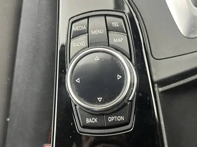 ＢＭＷ ３２０ｄ ツーリング スポーツ 愛知県 2013(平25)年 8.7万km 白 純正マルチメディア/　　・CD/DVD/バックカメラ/アイドリングストップ/MTモード/オートエアコン/パワーシート/　　・運転席/助手席/シートメモリー/純正フロアマット/純正17インチアルミホイール/ルームフレール/衝突軽減システム/横滑り防止機能/レーンキープアシスト/取扱説明書/スマートキー/スペアキー