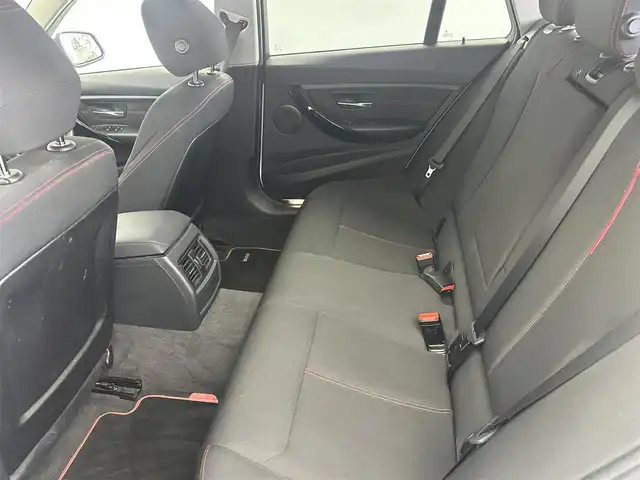 ＢＭＷ ３２０ｄ ツーリング スポーツ 愛知県 2013(平25)年 8.7万km 白 純正マルチメディア/　　・CD/DVD/バックカメラ/アイドリングストップ/MTモード/オートエアコン/パワーシート/　　・運転席/助手席/シートメモリー/純正フロアマット/純正17インチアルミホイール/ルームフレール/衝突軽減システム/横滑り防止機能/レーンキープアシスト/取扱説明書/スマートキー/スペアキー