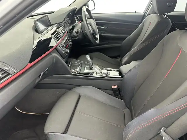 ＢＭＷ ３２０ｄ ツーリング スポーツ 愛知県 2013(平25)年 8.7万km 白 純正マルチメディア/　　・CD/DVD/バックカメラ/アイドリングストップ/MTモード/オートエアコン/パワーシート/　　・運転席/助手席/シートメモリー/純正フロアマット/純正17インチアルミホイール/ルームフレール/衝突軽減システム/横滑り防止機能/レーンキープアシスト/取扱説明書/スマートキー/スペアキー