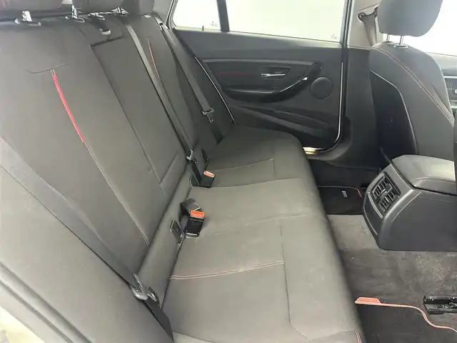 ＢＭＷ ３２０ｄ ツーリング スポーツ 愛知県 2013(平25)年 8.7万km 白 純正マルチメディア/　　・CD/DVD/バックカメラ/アイドリングストップ/MTモード/オートエアコン/パワーシート/　　・運転席/助手席/シートメモリー/純正フロアマット/純正17インチアルミホイール/ルームフレール/衝突軽減システム/横滑り防止機能/レーンキープアシスト/取扱説明書/スマートキー/スペアキー