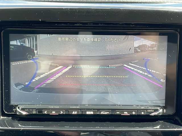 スズキ ソリオ バンディット HV MV 石川県 2017(平29)年 4.4万km ピュアホワイトP 純正ナビ/→AM/FM/CD/DVD/Bluetooth/フルセグTV/バックカメラ/前後ドライブレコーダー/片側パワースライドドア/ETC/D席シートヒーター/アイドリングストップ/革巻きステアリング/ステアリングスイッチ/スマートキー/プッシュスタート/LEDヘッドライト/スペアキー×1/オートライト/純正フロアマット