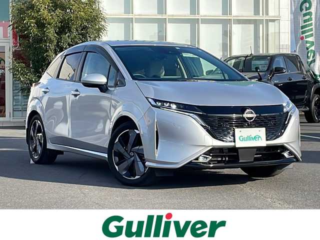 日産 オーラ G FOUR レザーエディション 道北・旭川 2022(令4)年 1万km ブリリアントシルバー 登録時走行距離9684キロ/純正SDナビ/CD再生DVD再生/Bluetooth接続/プロパイロット/バックカメラ　全方位カメラ/シートヒーター/USB/オートホールド/電動格納ミラー/前方ドライブレコーダー/デジタルインナーミラー/オートマチックハイビーム/純正フロアマット/純正アルミホイール
