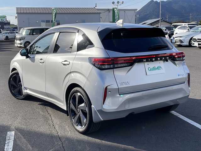 日産 オーラ G FOUR レザーエディション 道北・旭川 2022(令4)年 1万km ブリリアントシルバー 登録時走行距離9684キロ/純正SDナビ/CD再生DVD再生/Bluetooth接続/プロパイロット/バックカメラ　全方位カメラ/シートヒーター/USB/オートホールド/電動格納ミラー/前方ドライブレコーダー/デジタルインナーミラー/オートマチックハイビーム/純正フロアマット/純正アルミホイール