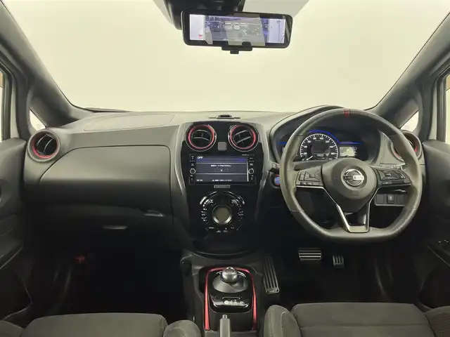 日産 ノート e－パワー ニスモ 群馬県 2018(平30)年 6万km ブリリアントホワイトパール インテリジェントクルーズコントロール/インテリジェントLI(車線逸脱防止支援システム)/アラウンドビューモニター/インテリジェントルームミラー/LEDヘッドライト/＝＝＝＝＝＝/純正7インチナビ(MM518D-W)/AM/FM/CD/DVD/BT/AUX/フルセグ/ETC/ナビ連動ドライブレコーダー(DJ4-D)/エマージェンシーブレーキ/車線逸脱警報(LDW)/踏み間違い衝突防止アシスト/フロント&バックソナー/NISMO専用スエード調スポーツシート/スマートキー/プッシュスタート