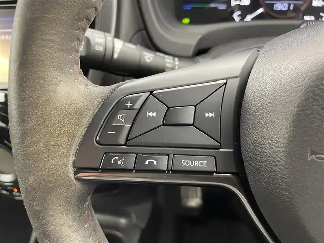 日産 ノート e－パワー ニスモ 群馬県 2018(平30)年 6万km ブリリアントホワイトパール インテリジェントクルーズコントロール/インテリジェントLI(車線逸脱防止支援システム)/アラウンドビューモニター/インテリジェントルームミラー/LEDヘッドライト/＝＝＝＝＝＝/純正7インチナビ(MM518D-W)/AM/FM/CD/DVD/BT/AUX/フルセグ/ETC/ナビ連動ドライブレコーダー(DJ4-D)/エマージェンシーブレーキ/車線逸脱警報(LDW)/踏み間違い衝突防止アシスト/フロント&バックソナー/NISMO専用スエード調スポーツシート/スマートキー/プッシュスタート