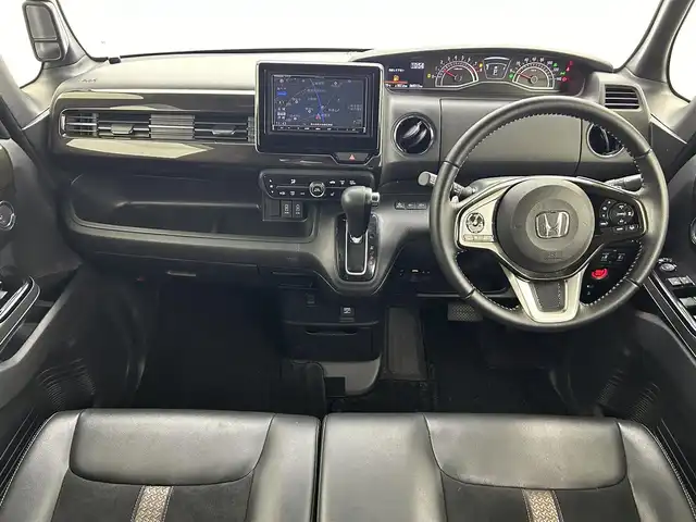 ホンダ Ｎ ＢＯＸ カスタム G L ターボ ホンダセンシング 熊本県 2018(平30)年 7万km ブリリアントスポーティブルーメタリック2トーン 社外ナビCN-RE03D（ＣＤ・ＤＶＤ・フルセグ・ＢＴ）/バックカメラ　/前席シートヒーター　/両側パワースライドドア/ホンダセンシング/・衝突軽減ブレーキ/・標識認識システム/・路外逸脱制御機能/・レーンキープアシスト/・先行車発進お知らせ/・オートマチックハイビーム/・レーダークルーズコントロール/横滑り防止/ハーフレザーシート/パドルシフト/純正フロアマット/純正１５インチAW/オートライト/LEDヘッドライト/フォグライト/スマートキー/プッシュスタート