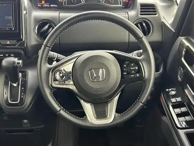 ホンダ Ｎ ＢＯＸ カスタム G L ターボ ホンダセンシング 熊本県 2018(平30)年 7万km ブリリアントスポーティブルーメタリック2トーン 社外ナビCN-RE03D（ＣＤ・ＤＶＤ・フルセグ・ＢＴ）/バックカメラ　/前席シートヒーター　/両側パワースライドドア/ホンダセンシング/・衝突軽減ブレーキ/・標識認識システム/・路外逸脱制御機能/・レーンキープアシスト/・先行車発進お知らせ/・オートマチックハイビーム/・レーダークルーズコントロール/横滑り防止/ハーフレザーシート/パドルシフト/純正フロアマット/純正１５インチAW/オートライト/LEDヘッドライト/フォグライト/スマートキー/プッシュスタート
