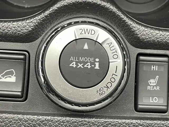 日産 エクストレイル 20Xi 岡山県 2020(令2)年 7.2万km ブリリアントホワイトパール 純正9インチSDナビ（MM519D-L）/【CD/DVD/Carplay/Bluetooth/フルセグTV】/デジタルインナーミラー/プロパイロット/パワーバックドア/全方位カメラ/ルーフレール/D/N席シートヒーター/ETC/アイドリングストップ/横滑り防止装置/衝突軽減ブレーキ/電動サイドブレーキ/プッシュスタート/スマートキー/純正19インチアルミホイール/ドアバイザー/純正フロアマット/LEDヘッドライト