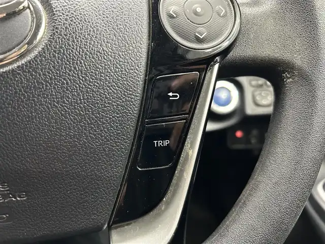 トヨタ アクア S 鹿児島県 2017(平29)年 7.8万km ブラックマイカ 禁煙車/純正ナビ（NSZT-W66T）/(フルセグＴＶ/AM/FM/Bluetooth)/トヨタセーフティセンス/前方ドライブレコーダー/ビルトインETC/純正ドアバイザー/純正フロアマット/ヘッドライトレベライザー/オートマチックハイビーム/バックカメラ/フォグランプ/電格ミラー/プッシュスタート/スマートキー
