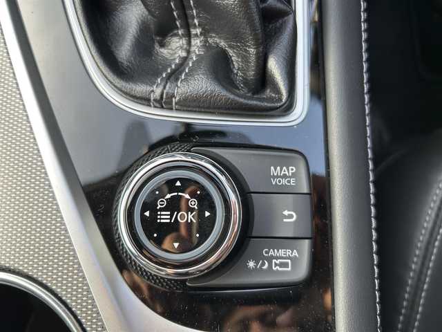 日産 スカイライン 200GT－t タイプSP 福岡県 2016(平28)年 6.5万km ラディアントレッド ワンオーナー/純正8型ナビ(BT/CD/DVD)/フルセグTV/バック/サイド/フロントカメラ/ビルトインETC/インテリジェントクルーズコントロール/ソナー機能/全方位運転支援システム/・車線逸脱防止支援システム/・後側方衝突防止支援システム/・後退時衝突防止支援システム/・前方衝突予測警報/・インテリジェントペダル/ターボ/LEDヘッドランプ(AFS)/本革巻きステアリング/パドルシフト/ブラック革シート/前席パワーシート/シートヒーター/運転席パーソナルドライビングポジションメモリー/純正19インチアルミホイール/インテリジェントキー/プッシュエンジンスターター