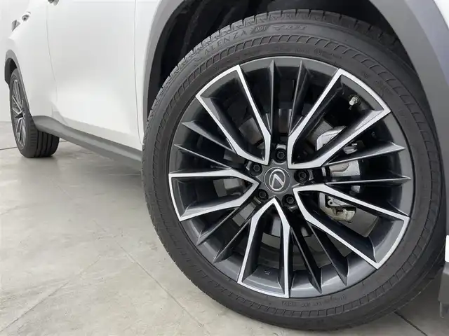 レクサス ＮＸ 350h バージョンL 福岡県 2023(令5)年 1.2万km ソニッククォーツ ワンオーナー　/サンルーフ　/純正ＤＡ　/全方位カメラ　/ＥＴＣ２．０　/前後ドラレコ　/セーフティシステム　/ＡＣＣ　/コーナーセンサー　/パドルシフト　/シートヒーター／ベンチレーション　/パワーバックドア　/ＨＵＤ