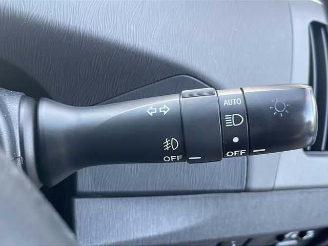 トヨタ プリウス G 山口県 2014(平26)年 6.8万km ホワイトパールクリスタルシャイン 純正SDナビ(NSZN-W64T)/・FM AM SD Bluetooth CD/DVD /フルセグTV/バックカメラ/レーダークルーズコントロール/ビルトインETC/純正フロアマット/運転席パワーシート/ハーフレザー/純正15インチアルミホイール/横滑り防止装置/盗難防止装置/オートライト/カーテンエアバッグ/取扱説明書/保証書