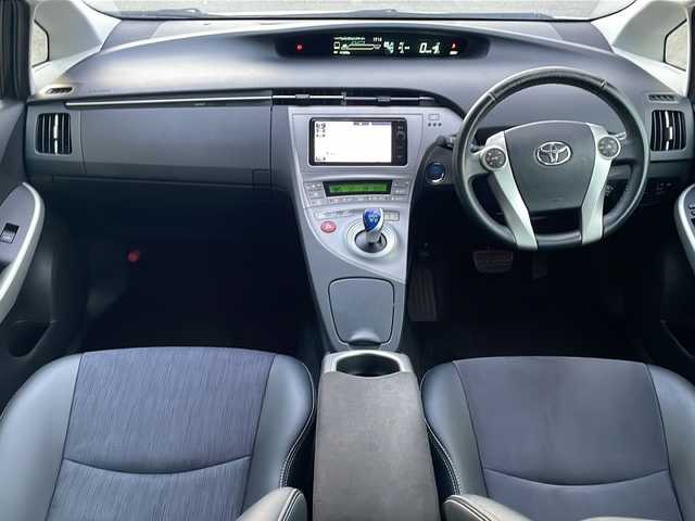 トヨタ プリウス G 山口県 2014(平26)年 6.8万km ホワイトパールクリスタルシャイン 純正SDナビ(NSZN-W64T)/・FM AM SD Bluetooth CD/DVD /フルセグTV/バックカメラ/レーダークルーズコントロール/ビルトインETC/純正フロアマット/運転席パワーシート/ハーフレザー/純正15インチアルミホイール/横滑り防止装置/盗難防止装置/オートライト/カーテンエアバッグ/取扱説明書/保証書