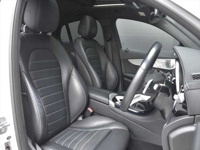 メルセデス・ベンツ ＧＬＣ２２０ d 4マチック クーペ スポーツ 本革 和歌山県 2017(平29)年 5.7万km 白 サンルーフ /ブルメスターサウンド /レーダーSF /黒革 /純正ナビ /フルセグ /全方位カメラ /HUD /エアバランスパッケージ/電動バックドア /パフュームアトマイザー /コーナーセンサー /純正19AW /スマートキー /ETC /スペアキー
