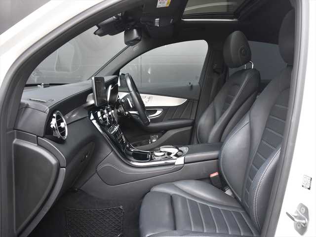 メルセデス・ベンツ ＧＬＣ２２０ d 4マチック クーペ スポーツ 本革 和歌山県 2017(平29)年 5.7万km 白 サンルーフ /ブルメスターサウンド /レーダーSF /黒革 /純正ナビ /フルセグ /全方位カメラ /HUD /エアバランスパッケージ/電動バックドア /パフュームアトマイザー /コーナーセンサー /純正19AW /スマートキー /ETC /スペアキー