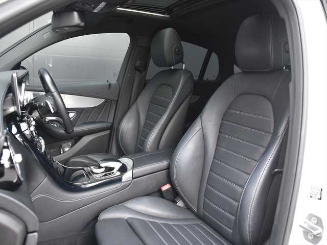 メルセデス・ベンツ ＧＬＣ２２０ d 4マチック クーペ スポーツ 本革 和歌山県 2017(平29)年 5.7万km 白 サンルーフ /ブルメスターサウンド /レーダーSF /黒革 /純正ナビ /フルセグ /全方位カメラ /HUD /エアバランスパッケージ/電動バックドア /パフュームアトマイザー /コーナーセンサー /純正19AW /スマートキー /ETC /スペアキー