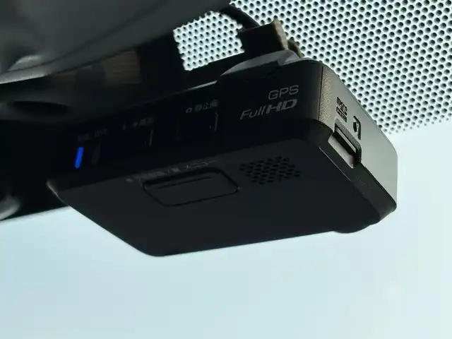 日産 ノート e－パワー X 熊本県 2018(平30)年 4.3万km ブリリアントホワイトパール ・純正ナビ(CD/DVD/SD/BT)/・アラウンドビューモニター/・フルセグテレビ/・エマージェンシーブレーキ/・コーナーセンサー/・ドライブレコーダー/・ETC/・デジタルインナーミラー/・オートライト/・スマートキー/・プッシュスタート/・純正アルミホイール