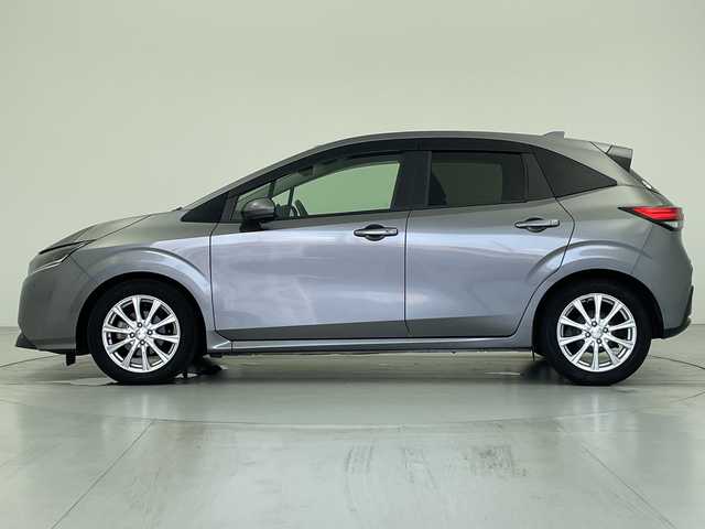 日産 ノート X 愛知県 2021(令3)年 5.3万km ダークメタルグレー 純正9型ナビ/・Bluetooth/・フルセグテレビ/・USB接続/全方位モニター/ワイヤレス充電器/デジタルインナーミラー/シートヒーター/ステアリングヒーター/衝突軽減ブレーキ/レーンキープアシスト/オートマチックハイビーム/ブラインドスポットモニター/前後コーナーセンサー/前方ドライブレコーダー/ETC2.0/LEDヘッドライト