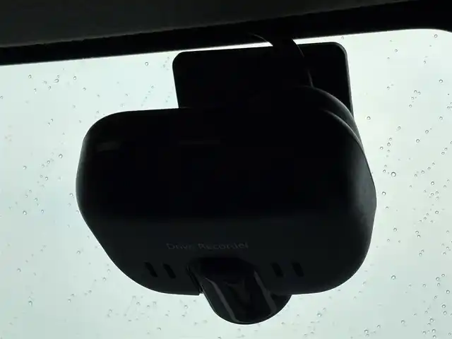 スズキ スペーシア カスタム HYBRID XS 大分県 2018(平30)年 5.7万km ピュアホワイトP ・SDナビ(CD/DVD/BT/SD/USB)/・全方位カメラ/・フルセグテレビ/・ヘッドアップディスプレイ/・両側パワースライドドア/・衝突被害軽減ブレーキ/・ドライブレコーダー/・オートハイビーム/・ステアリングリモコン/・運転席シートヒーター/・リアセンサー/・スマートキー/・プッシュスタート/・純正アルミホイール