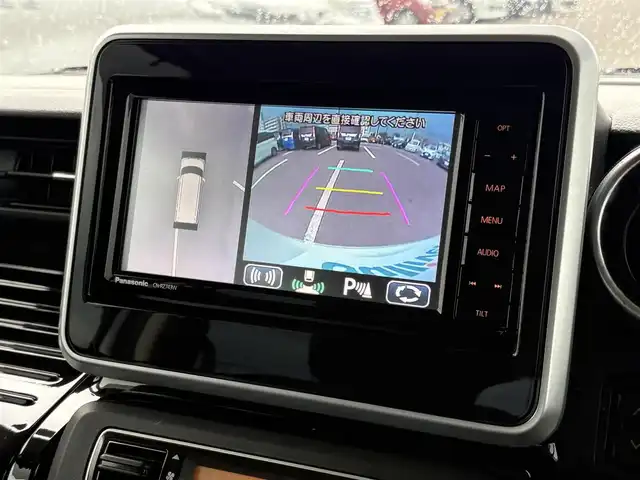 スズキ スペーシア カスタム HYBRID XS 大分県 2018(平30)年 5.7万km ピュアホワイトP ・SDナビ(CD/DVD/BT/SD/USB)/・全方位カメラ/・フルセグテレビ/・ヘッドアップディスプレイ/・両側パワースライドドア/・衝突被害軽減ブレーキ/・ドライブレコーダー/・オートハイビーム/・ステアリングリモコン/・運転席シートヒーター/・リアセンサー/・スマートキー/・プッシュスタート/・純正アルミホイール