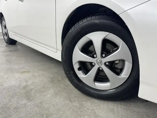 トヨタ プリウス S 福島県 2014(平26)年 6.4万km ホワイトパールクリスタルシャイン 純正SDナビゲーション/型式：NSZA-464T/【AM/FM/CD/DVD/SD/Bluetooth/フルセグTV/T-connect】/・バックカメラ/・ETC/LEDヘッドライト/・オートライト/・フロントフォグライト/電動格納ウィンカーミラー/純正15インチアルミホイール/純正フロアマット/ABS/横滑り防止装置/盗難防止装置/プッシュスタート/・スマートキー
