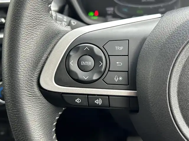 トヨタ ライズ Z 静岡県 2022(令4)年 4.4万km ブラックマイカメタリック スマートアシスト/・衝突軽減回避支援ブレーキ機能/・車線逸脱警報機能/・ふらつき警報/・ブレーキ制御付誤発進抑制機能/・先行車発信お知らせ/・アダプティブドライビングビーム/・コーナーセンサー/・標識認識（進入禁止/最高速度/一時停止）/・アダプティブクルーズコントロール/・サイドビューランプ/・レーンキープコントロール/純正9型ディスプレイオーディオ/・FM/AM/フルセグ/BT/バックカメラ/プッシュスタート/LEDヘッドライト/純正17インチＡＷ/ビルトインETC