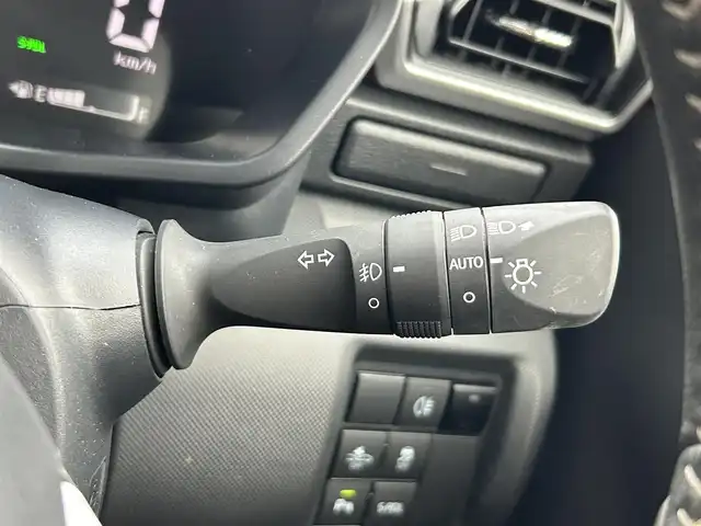 トヨタ ライズ Z 静岡県 2022(令4)年 4.4万km ブラックマイカメタリック スマートアシスト/・衝突軽減回避支援ブレーキ機能/・車線逸脱警報機能/・ふらつき警報/・ブレーキ制御付誤発進抑制機能/・先行車発信お知らせ/・アダプティブドライビングビーム/・コーナーセンサー/・標識認識（進入禁止/最高速度/一時停止）/・アダプティブクルーズコントロール/・サイドビューランプ/・レーンキープコントロール/純正9型ディスプレイオーディオ/・FM/AM/フルセグ/BT/バックカメラ/プッシュスタート/LEDヘッドライト/純正17インチＡＷ/ビルトインETC