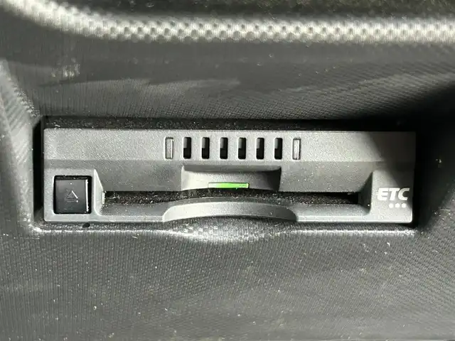 トヨタ ライズ Z 静岡県 2022(令4)年 4.4万km ブラックマイカメタリック スマートアシスト/・衝突軽減回避支援ブレーキ機能/・車線逸脱警報機能/・ふらつき警報/・ブレーキ制御付誤発進抑制機能/・先行車発信お知らせ/・アダプティブドライビングビーム/・コーナーセンサー/・標識認識（進入禁止/最高速度/一時停止）/・アダプティブクルーズコントロール/・サイドビューランプ/・レーンキープコントロール/純正9型ディスプレイオーディオ/・FM/AM/フルセグ/BT/バックカメラ/プッシュスタート/LEDヘッドライト/純正17インチＡＷ/ビルトインETC