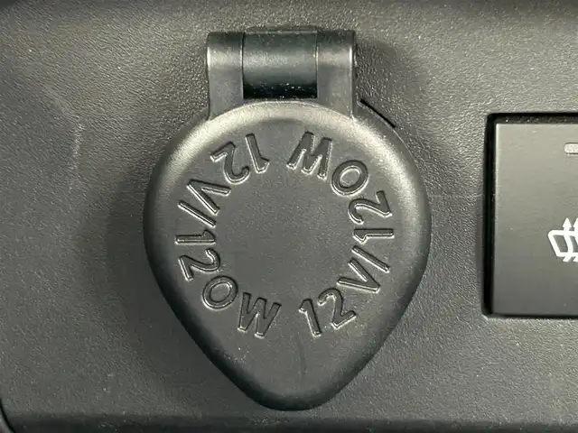 トヨタ ライズ Z 静岡県 2022(令4)年 4.4万km ブラックマイカメタリック スマートアシスト/・衝突軽減回避支援ブレーキ機能/・車線逸脱警報機能/・ふらつき警報/・ブレーキ制御付誤発進抑制機能/・先行車発信お知らせ/・アダプティブドライビングビーム/・コーナーセンサー/・標識認識（進入禁止/最高速度/一時停止）/・アダプティブクルーズコントロール/・サイドビューランプ/・レーンキープコントロール/純正9型ディスプレイオーディオ/・FM/AM/フルセグ/BT/バックカメラ/プッシュスタート/LEDヘッドライト/純正17インチＡＷ/ビルトインETC