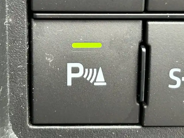 トヨタ ライズ Z 静岡県 2022(令4)年 4.4万km ブラックマイカメタリック スマートアシスト/・衝突軽減回避支援ブレーキ機能/・車線逸脱警報機能/・ふらつき警報/・ブレーキ制御付誤発進抑制機能/・先行車発信お知らせ/・アダプティブドライビングビーム/・コーナーセンサー/・標識認識（進入禁止/最高速度/一時停止）/・アダプティブクルーズコントロール/・サイドビューランプ/・レーンキープコントロール/純正9型ディスプレイオーディオ/・FM/AM/フルセグ/BT/バックカメラ/プッシュスタート/LEDヘッドライト/純正17インチＡＷ/ビルトインETC