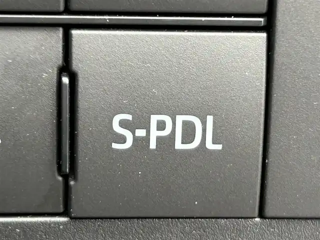 トヨタ ライズ Z 静岡県 2022(令4)年 4.4万km ブラックマイカメタリック スマートアシスト/・衝突軽減回避支援ブレーキ機能/・車線逸脱警報機能/・ふらつき警報/・ブレーキ制御付誤発進抑制機能/・先行車発信お知らせ/・アダプティブドライビングビーム/・コーナーセンサー/・標識認識（進入禁止/最高速度/一時停止）/・アダプティブクルーズコントロール/・サイドビューランプ/・レーンキープコントロール/純正9型ディスプレイオーディオ/・FM/AM/フルセグ/BT/バックカメラ/プッシュスタート/LEDヘッドライト/純正17インチＡＷ/ビルトインETC