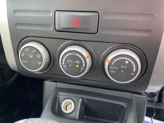 日産 エクストレイル 25Xtt 福岡県 2013(平25)年 9.2万km ヒマラヤンカーキ (株)IDOMが運営する【じしゃロン店】の自社ローン専用車両になります。こちらは現金またはオートローンご利用時の価格です。自社ローンご希望の方は別途その旨お申付け下さい/4WD/スマートキー/社外ナビ(VIE-X088VS)/・Bluetooth接続/・フルセグTV/・CD/DVD/カプロンシート/社外インチAW/純正AWサマー装着車載/ハイパールーフレール付き/シートヒーター/バックカメラ/ETC/ドライブレコーダー/電動格納ミラー/ドアバイザー