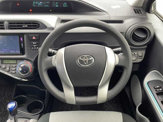 トヨタ アクア S 千葉県 2012(平24)年 4.9万km コバルトブルーメタリック 純正ＳＤナビ/（ＡＭ／ＦＭ／ＴＶ／Ｂｌｕｅｔｏｏｔｈ／ＳＤ／ＨＤＭＩ）/純正１５インチアルミホイール/純正フロアマット/電動格納ウィンカーミラー/オートライト/ヘッドライトレベライザー/ドアバイザー/スマートキー/横滑り防止装置
