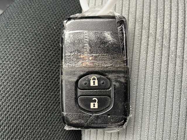 トヨタ アクア S 千葉県 2012(平24)年 4.9万km コバルトブルーメタリック 純正ＳＤナビ/（ＡＭ／ＦＭ／ＴＶ／Ｂｌｕｅｔｏｏｔｈ／ＳＤ／ＨＤＭＩ）/純正１５インチアルミホイール/純正フロアマット/電動格納ウィンカーミラー/オートライト/ヘッドライトレベライザー/ドアバイザー/スマートキー/横滑り防止装置