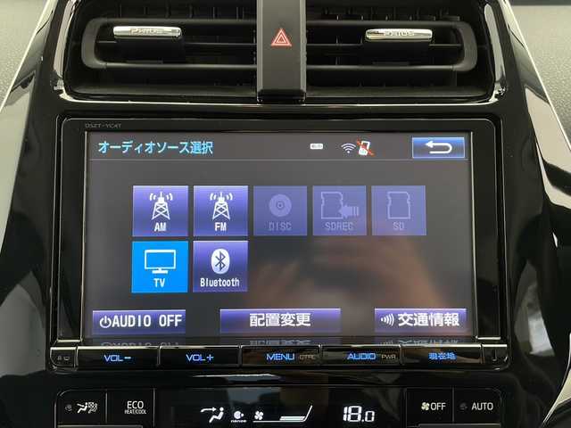 トヨタ プリウス A プレミアム 長野県 2016(平28)年 3万km ホワイトパールクリスタルシャイン 4WD/純正ナビ（AM/FM/TV/DVD/BT/TV)/アダクティブクルーズコントロール/レーンキープアシスト/オートライト/オートハイビーム/LEDヘッドライト/アドバンスパーク/ブラインドスポットモニター/バックカメラ/ビルトインETC/ドライブレコーダー/パワーシート/シートヒーター/純正フロアマット/純正アルミホイール/ステアリングスイッチ/電格ミラー/革巻きステアリング