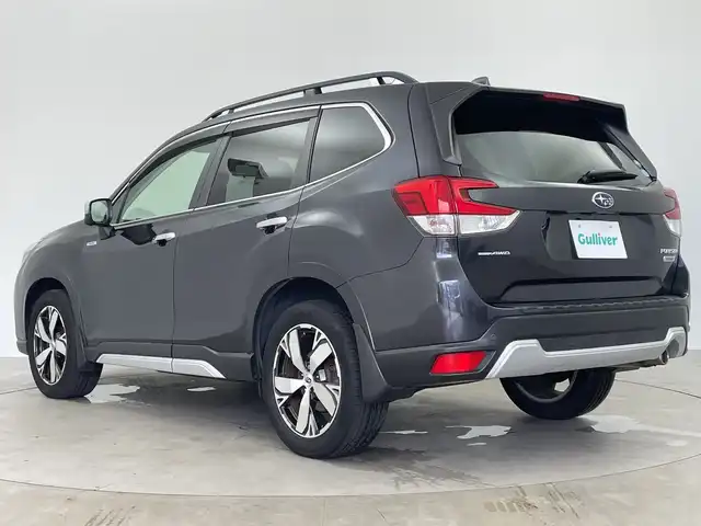 スバル フォレスター ハイブリッド アドバンス 鹿児島県 2018(平30)年 6.9万km ダークグレーメタリック メーカーナビゲーション/フルセグ BT CD DVD/DIATONESOUND/アイサイト/レーダークルーズコントロール/ブラインドスポットモニター/パドルシフト/ハンドルヒーター/デジタルインナーミラー/D/N席パワーシート/D/N席シートヒーター/D席メモリーシート/電子パーキング/AUTOHOLD/ルーフレール/ドライブレコーダー/純正フロアマット/純正18インチアルミホイール/LEDヘッドライト/フォグライト/ISOFIX/革巻きステアリング/ステアリングリモコン
