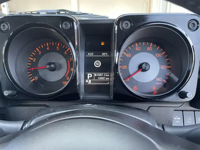 スズキ ジムニー XC 富山県 2021(令3)年 1.5万km ミディアムグレー ＡＴ／/４ＷＤ／/８インチナビ／/フルセグＴＶ／/ＤＶＤ再生／/Ｂｌｕｅｔｏｏｔｈ／/スマートキー／/前後ドライブレコーダー／/クルーズコントロール／/ステアリングスイッチ／/前席シートヒーター／/ビルトインＥＴＣ/LEDオートライト/フォグライト