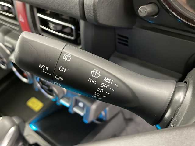 スズキ ジムニー XC 長野県 2021(令3)年 1.5万km ミディアムグレー 4WD/ワンオーナー/社外SDナビ（MDV-S708L）/スズキセーフティサポート/・デュアルセンサーブレーキサポート/・先行車発進お知らせ機能/・標識認識機能/・誤発進抑制機能/・後方誤発進抑制機能/W+サイドエアバッグ/社外前後ドライブレコーダー/プッシュスタート/スマートキー/クルーズコントロール/フルセグTV/D+N席シートヒーター/ビルトインETC/純正フロアマット/純正16インチアルミホイール/保証書/取扱説明書