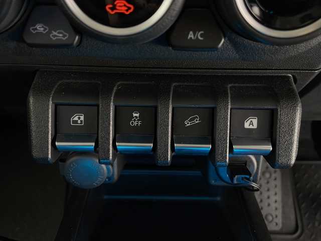 スズキ ジムニー XC 長野県 2021(令3)年 1.5万km ミディアムグレー 4WD/ワンオーナー/社外SDナビ（MDV-S708L）/スズキセーフティサポート/・デュアルセンサーブレーキサポート/・先行車発進お知らせ機能/・標識認識機能/・誤発進抑制機能/・後方誤発進抑制機能/W+サイドエアバッグ/社外前後ドライブレコーダー/プッシュスタート/スマートキー/クルーズコントロール/フルセグTV/D+N席シートヒーター/ビルトインETC/純正フロアマット/純正16インチアルミホイール/保証書/取扱説明書