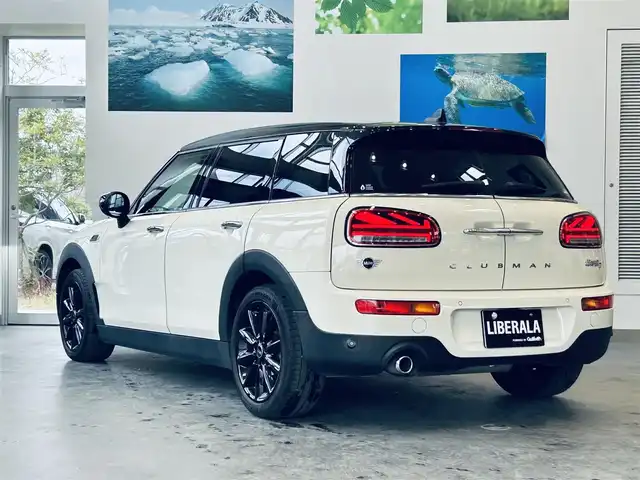 ＭＩＮＩ ＢＭＷ ミニ クラブマン クーパーD 大阪府 2020(令2)年 5.6万km ペッパー・ホワイト ペッパーＰ/インテリジェントセーフティ/純正ナビ/バックカメラ/クリアランスソナー/ＡＣＣ/純正17インチＡＷ/ＥＴＣ/ベージュシートカバー