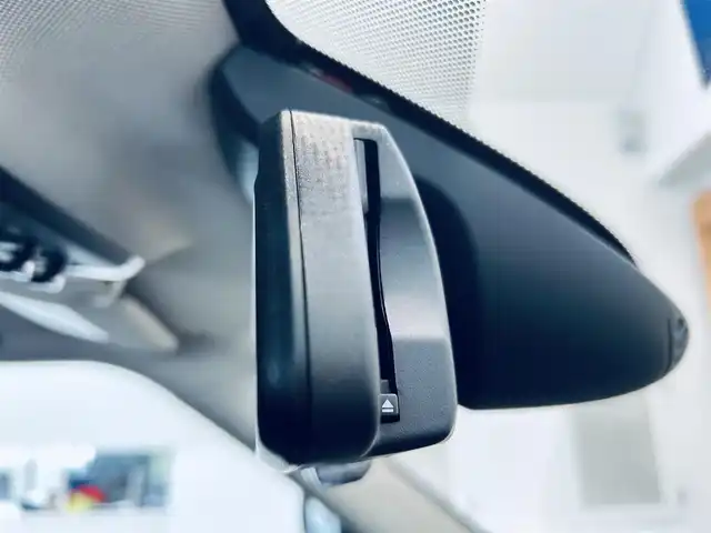 ＭＩＮＩ ＢＭＷ ミニ クラブマン クーパーD 大阪府 2020(令2)年 5.6万km ペッパー・ホワイト ペッパーＰ/インテリジェントセーフティ/純正ナビ/バックカメラ/クリアランスソナー/ＡＣＣ/純正17インチＡＷ/ＥＴＣ/ベージュシートカバー